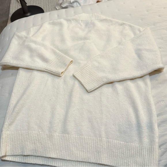 Mango Oversized V Neck Women’s Cream Sweater Size Large NWOT - Picture 4 of 7